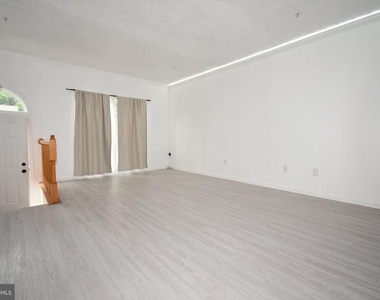 6617 Cambria Terrace - Photo Thumbnail 15