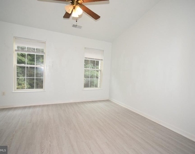 6617 Cambria Terrace - Photo Thumbnail 19
