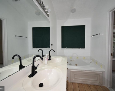 6617 Cambria Terrace - Photo Thumbnail 12