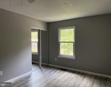 1038 Bannister Circle - Photo Thumbnail 15