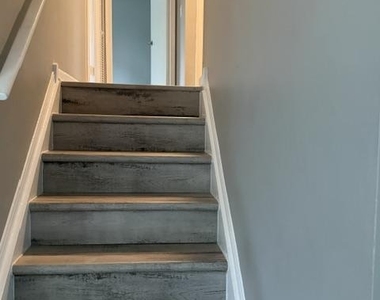 1038 Bannister Circle - Photo Thumbnail 7