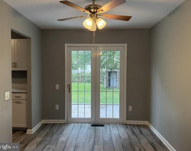 1038 Bannister Circle - Photo Thumbnail 3