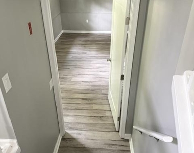 1038 Bannister Circle - Photo Thumbnail 18