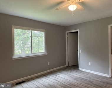1038 Bannister Circle - Photo Thumbnail 12