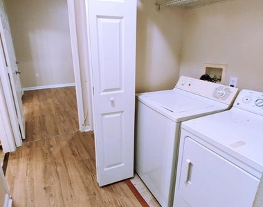 7420 Hindon Circle - Photo Thumbnail 3