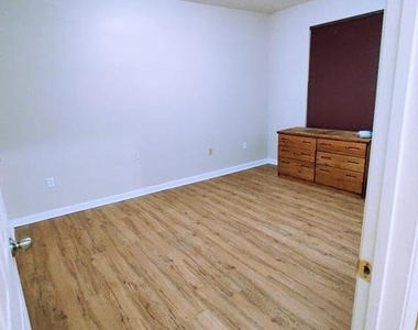 7420 Hindon Circle - Photo Thumbnail 23