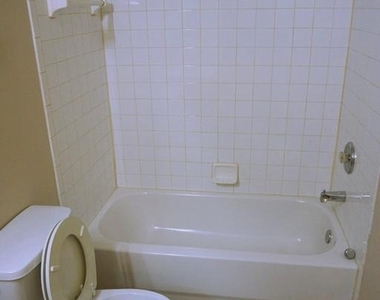 7420 Hindon Circle - Photo Thumbnail 13