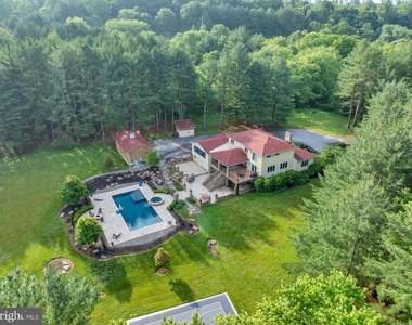 6029 Glen Arm Road E - Photo Thumbnail 2