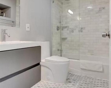111 Bloomsberry Street - Photo Thumbnail 8