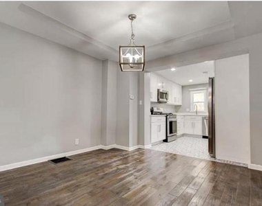 111 Bloomsberry Street - Photo Thumbnail 3