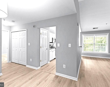 501 Mathias Hammond Way - Photo Thumbnail 12