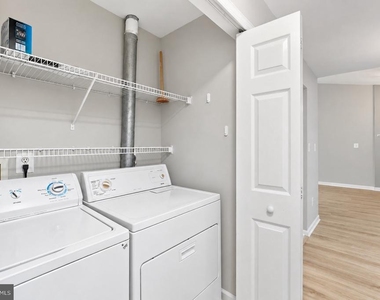 501 Mathias Hammond Way - Photo Thumbnail 13
