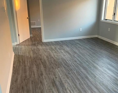 353 Savannah Road - Photo Thumbnail 3