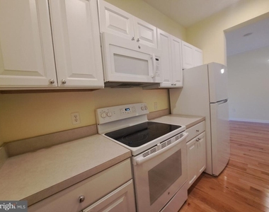 4100 Sand Piper Drive - Photo Thumbnail 4