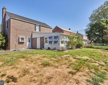 214 Potomac Road - Photo Thumbnail 3