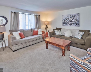 214 Potomac Road - Photo Thumbnail 6