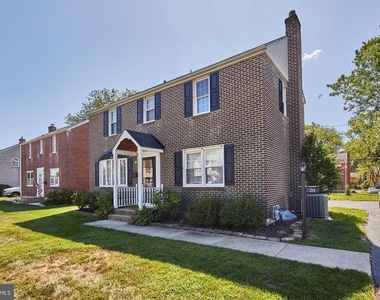 214 Potomac Road - Photo Thumbnail 2