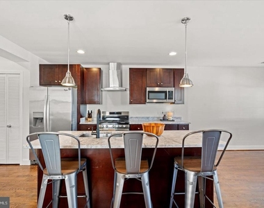 5342 Ames Street Ne - Photo Thumbnail 3