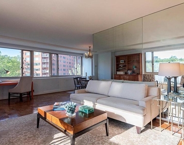4101 Cathedral Avenue Nw - Photo Thumbnail 3