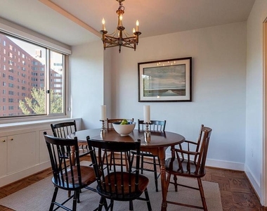 4101 Cathedral Avenue Nw - Photo Thumbnail 4