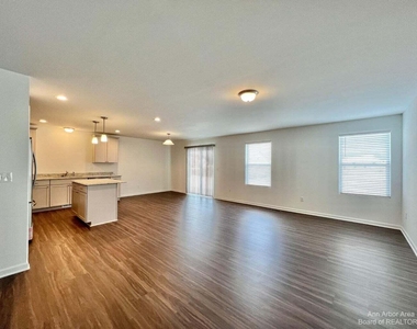 10284 Swan Lake Circle - Photo Thumbnail 3
