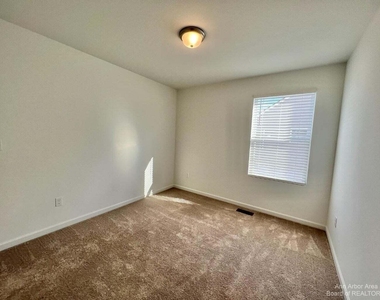 10284 Swan Lake Circle - Photo Thumbnail 26
