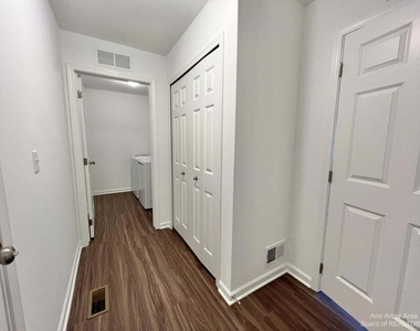 10284 Swan Lake Circle - Photo Thumbnail 17