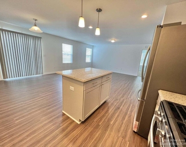 10284 Swan Lake Circle - Photo Thumbnail 14