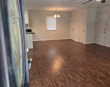 25 E North Street - Photo Thumbnail 3