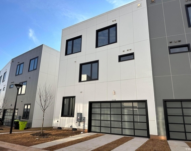 1112 Nova Street - Photo Thumbnail 2