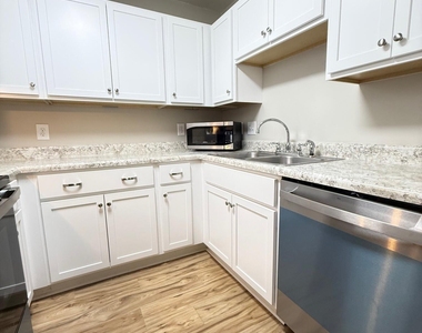 4120 Sedgewood Drive - Photo Thumbnail 7