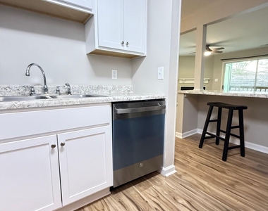4120 Sedgewood Drive - Photo Thumbnail 8