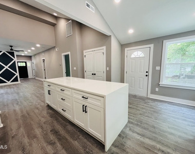 509 Myrtle Avenue - Photo Thumbnail 7
