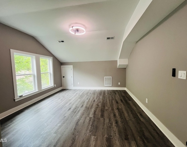 509 Myrtle Avenue - Photo Thumbnail 10