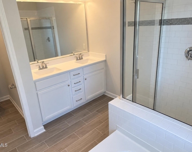 515 Catalina Grande Drive - Photo Thumbnail 11