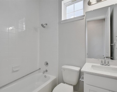 112 Revere Dr - Photo Thumbnail 14