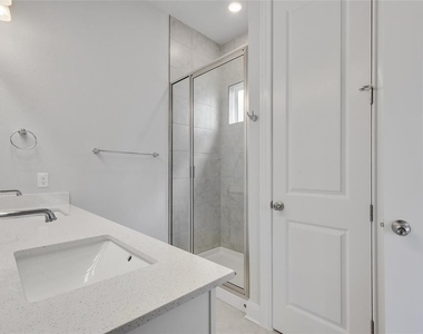 112 Revere Dr - Photo Thumbnail 19