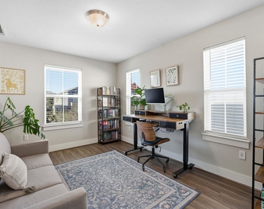 7120 Silver Star Ln - Photo Thumbnail 18