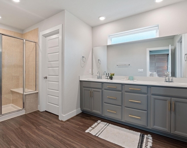 7120 Silver Star Ln - Photo Thumbnail 15