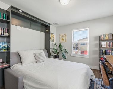 7120 Silver Star Ln - Photo Thumbnail 17