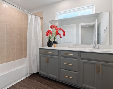 7120 Silver Star Ln - Photo Thumbnail 22