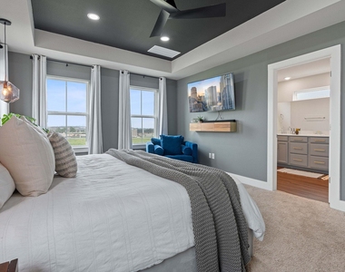 7120 Silver Star Ln - Photo Thumbnail 13