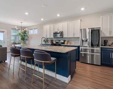 7120 Silver Star Ln - Photo Thumbnail 9
