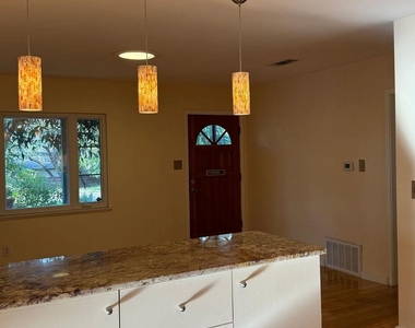 1111 W Oltorf St - Photo Thumbnail 31