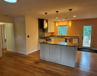 1111 W Oltorf St - Photo Thumbnail 7