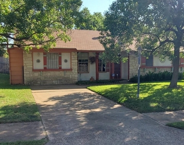 1806 Cherry Orchard Dr - Photo Thumbnail 1