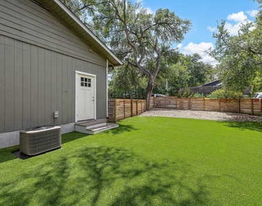 6101 Adalee Ave - Photo Thumbnail 20