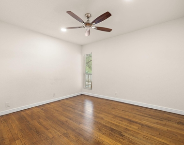 6101 Adalee Ave - Photo Thumbnail 16