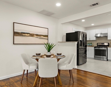 6101 Adalee Ave - Photo Thumbnail 8