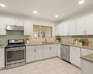 6101 Adalee Ave - Photo Thumbnail 11